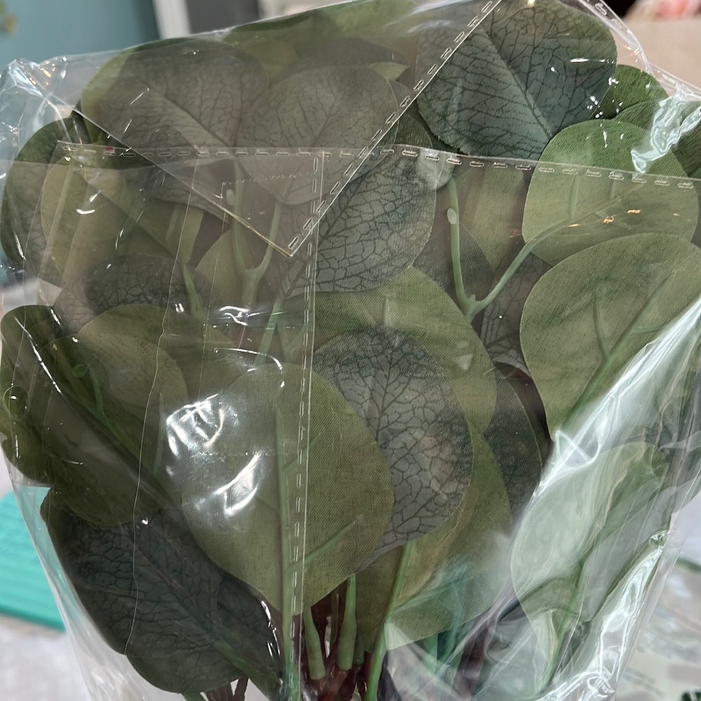 28pcs eucalyptus floral arrangement